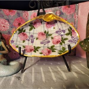 DECOUPAGE CLAM SHELL  